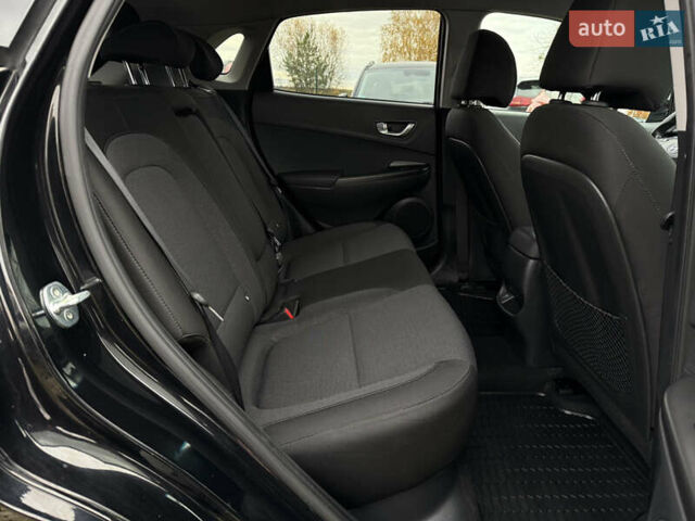 Черный Хендай Kona Electric, объемом двигателя 0 л и пробегом 83 тыс. км за 20700 $, фото 85 на Automoto.ua