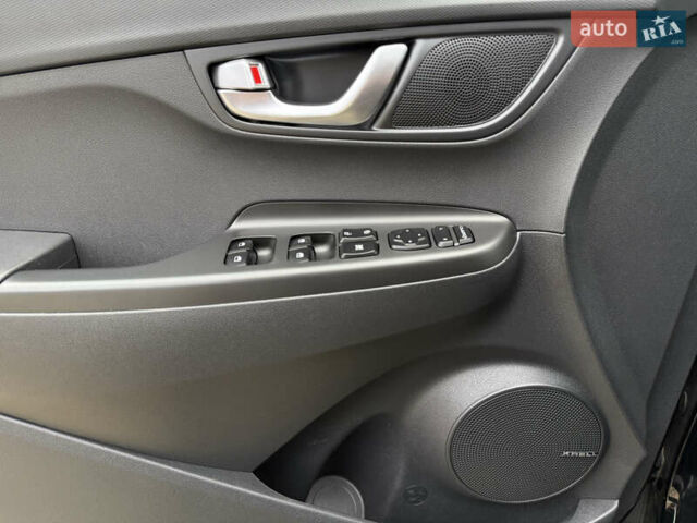 Черный Хендай Kona Electric, объемом двигателя 0 л и пробегом 83 тыс. км за 20700 $, фото 30 на Automoto.ua