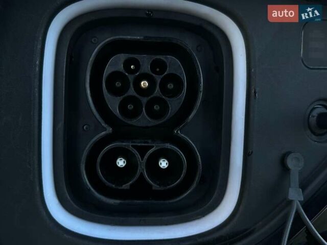 Черный Хендай Kona Electric, объемом двигателя 0 л и пробегом 86 тыс. км за 21500 $, фото 20 на Automoto.ua