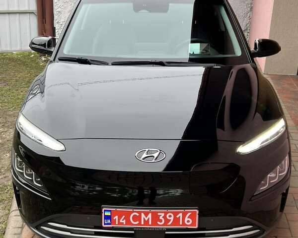 Черный Хендай Kona Electric, объемом двигателя 0 л и пробегом 73 тыс. км за 22699 $, фото 3 на Automoto.ua