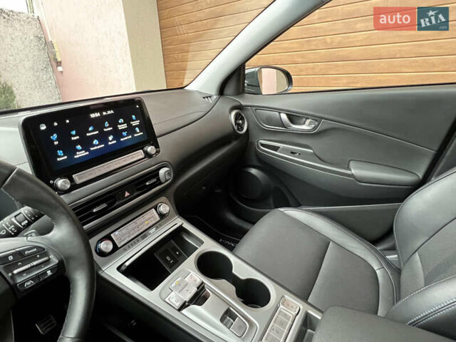 Черный Хендай Kona Electric, объемом двигателя 0 л и пробегом 73 тыс. км за 22699 $, фото 33 на Automoto.ua