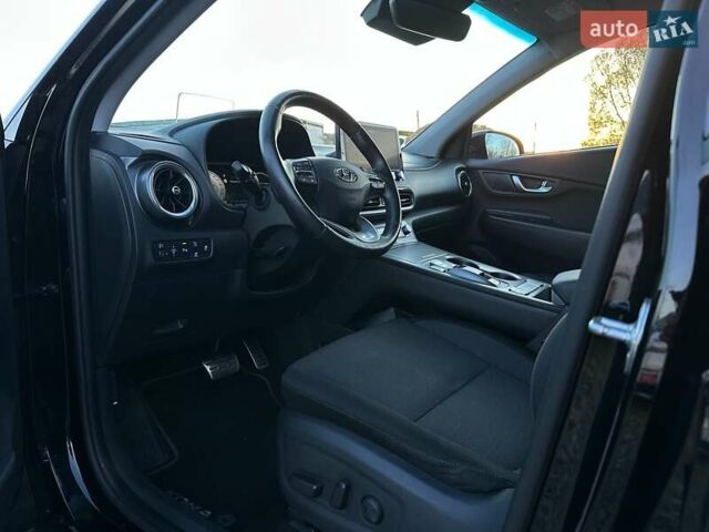 Черный Хендай Kona Electric, объемом двигателя 0 л и пробегом 86 тыс. км за 21500 $, фото 43 на Automoto.ua