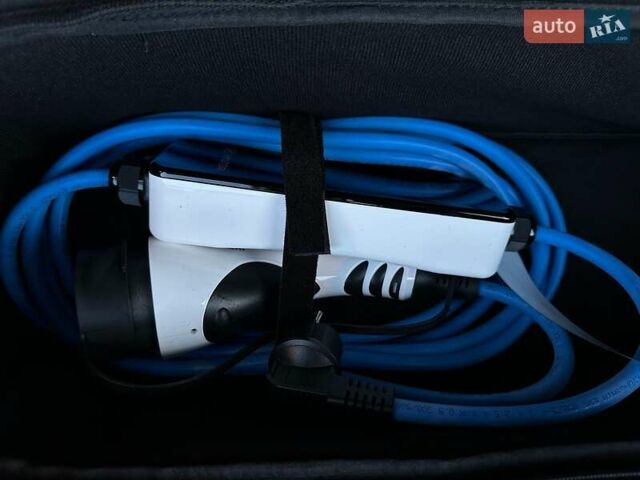 Черный Хендай Kona Electric, объемом двигателя 0 л и пробегом 86 тыс. км за 21500 $, фото 80 на Automoto.ua