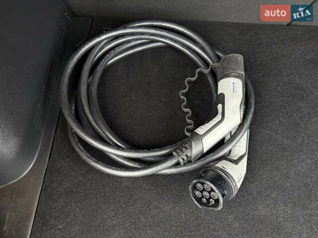 Черный Хендай Kona Electric, объемом двигателя 0 л и пробегом 83 тыс. км за 20900 $, фото 82 на Automoto.ua