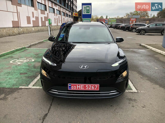 Черный Хендай Kona Electric, объемом двигателя 0 л и пробегом 30 тыс. км за 16000 $, фото 2 на Automoto.ua