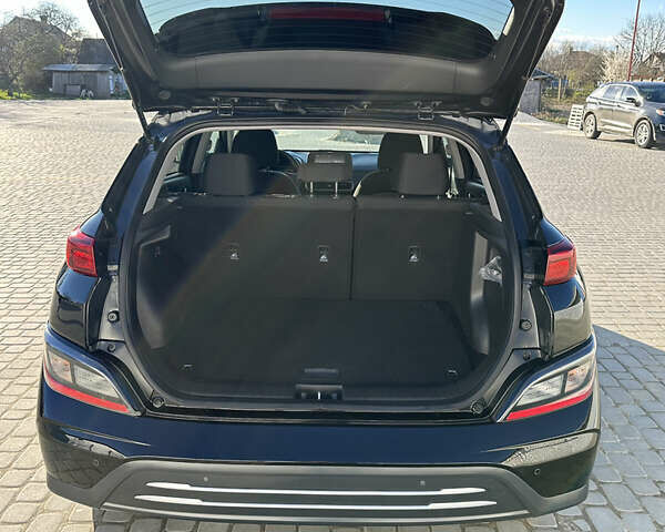 Чорний Хендай Kona Electric, об'ємом двигуна 0 л та пробігом 65 тис. км за 19500 $, фото 20 на Automoto.ua