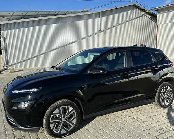 Чорний Хендай Kona Electric, об'ємом двигуна 0 л та пробігом 65 тис. км за 19500 $, фото 40 на Automoto.ua