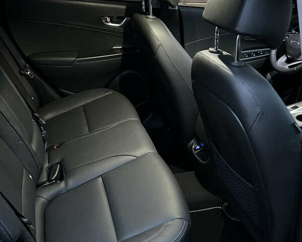 Черный Хендай Kona Electric, объемом двигателя 0 л и пробегом 73 тыс. км за 22699 $, фото 72 на Automoto.ua