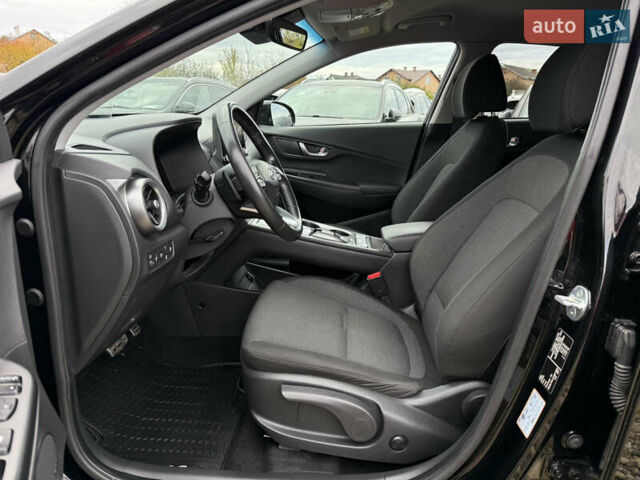 Черный Хендай Kona Electric, объемом двигателя 0 л и пробегом 83 тыс. км за 20700 $, фото 35 на Automoto.ua
