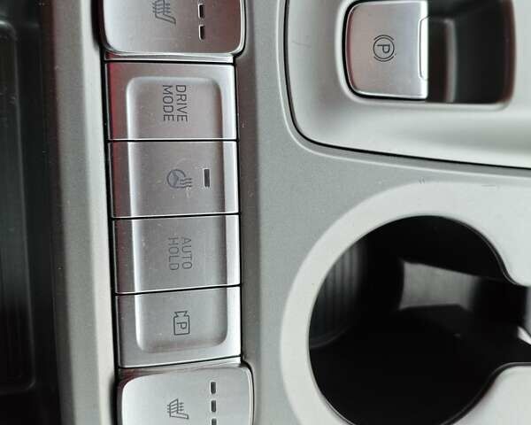 Черный Хендай Kona Electric, объемом двигателя 0 л и пробегом 22 тыс. км за 17900 $, фото 16 на Automoto.ua