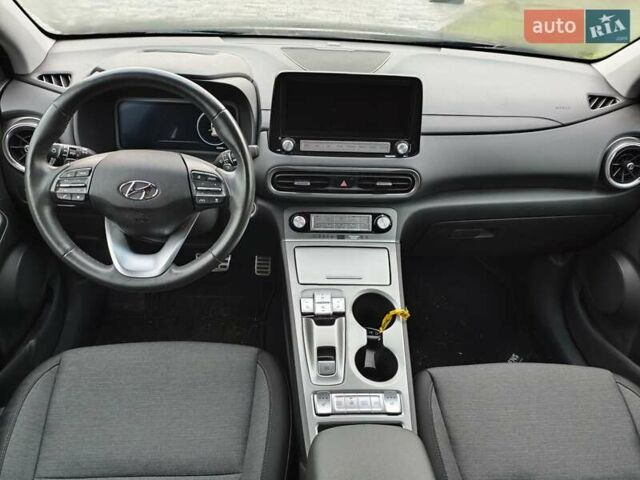 Черный Хендай Kona Electric, объемом двигателя 0 л и пробегом 22 тыс. км за 17900 $, фото 8 на Automoto.ua