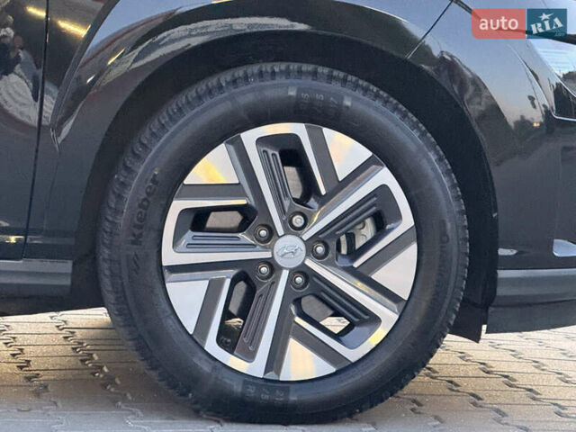 Чорний Хендай Kona Electric, об'ємом двигуна 0 л та пробігом 44 тис. км за 16999 $, фото 9 на Automoto.ua