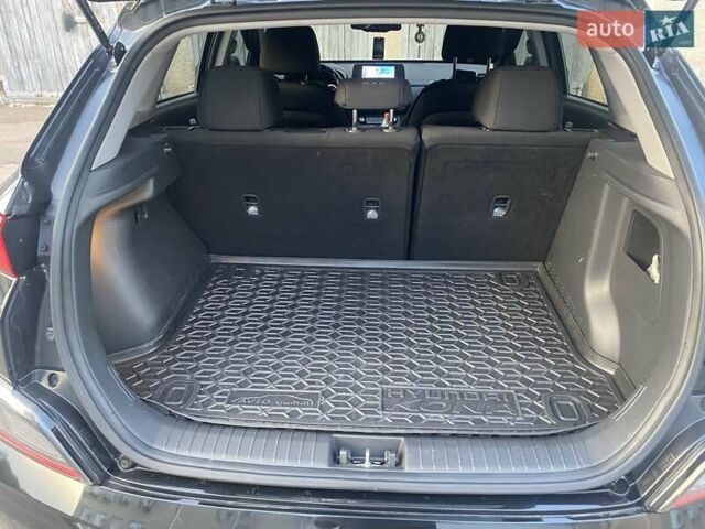 Черный Хендай Kona Electric, объемом двигателя 0 л и пробегом 50 тыс. км за 23500 $, фото 12 на Automoto.ua