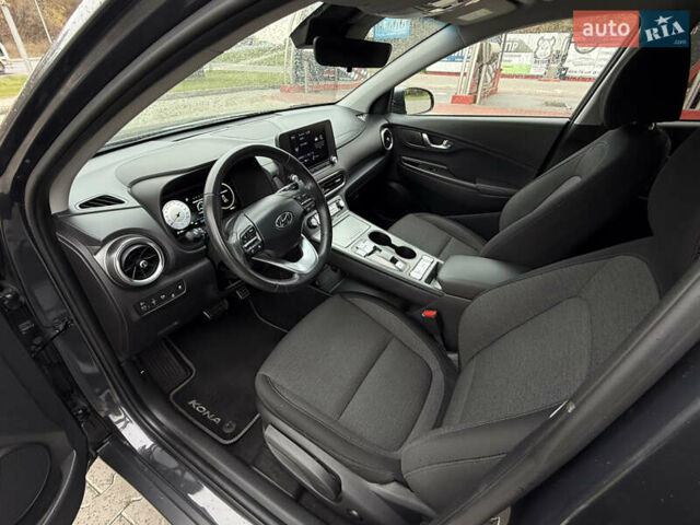 Черный Хендай Kona Electric, объемом двигателя 0 л и пробегом 20 тыс. км за 16999 $, фото 16 на Automoto.ua