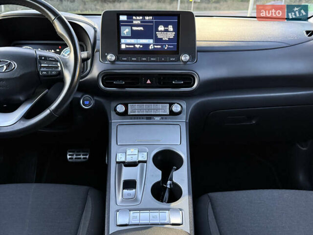 Чорний Хендай Kona Electric, об'ємом двигуна 0 л та пробігом 44 тис. км за 16999 $, фото 28 на Automoto.ua
