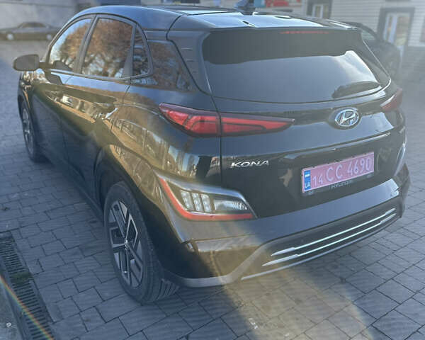 Чорний Хендай Kona Electric, об'ємом двигуна 0 л та пробігом 28 тис. км за 16999 $, фото 4 на Automoto.ua