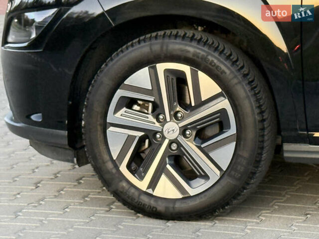 Чорний Хендай Kona Electric, об'ємом двигуна 0 л та пробігом 44 тис. км за 16999 $, фото 11 на Automoto.ua