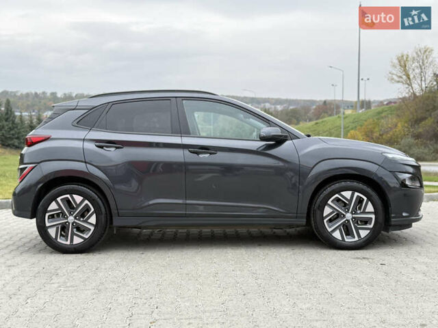 Черный Хендай Kona Electric, объемом двигателя 0 л и пробегом 20 тыс. км за 16999 $, фото 8 на Automoto.ua