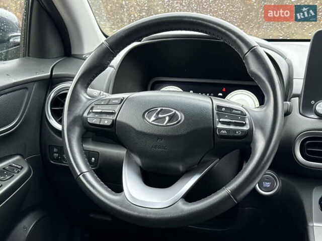 Черный Хендай Kona Electric, объемом двигателя 0 л и пробегом 20 тыс. км за 16999 $, фото 2 на Automoto.ua