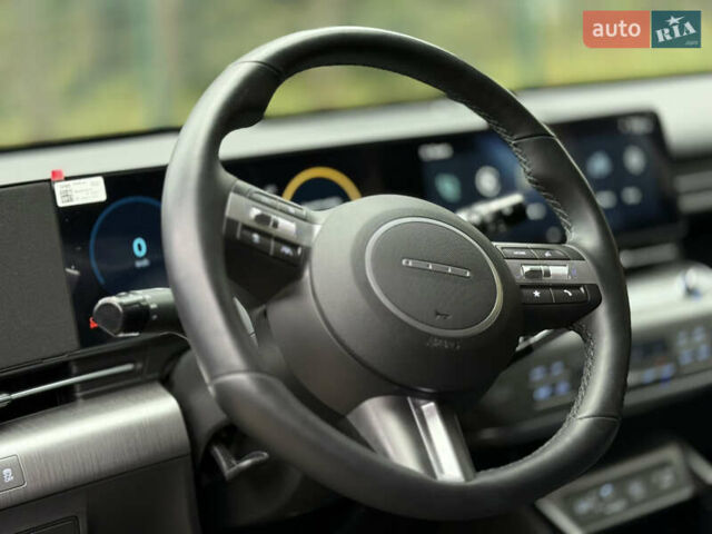 Черный Хендай Kona Electric, объемом двигателя 0 л и пробегом 10 тыс. км за 25399 $, фото 42 на Automoto.ua