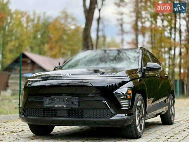 Черный Хендай Kona Electric, объемом двигателя 0 л и пробегом 10 тыс. км за 25399 $, фото 20 на Automoto.ua