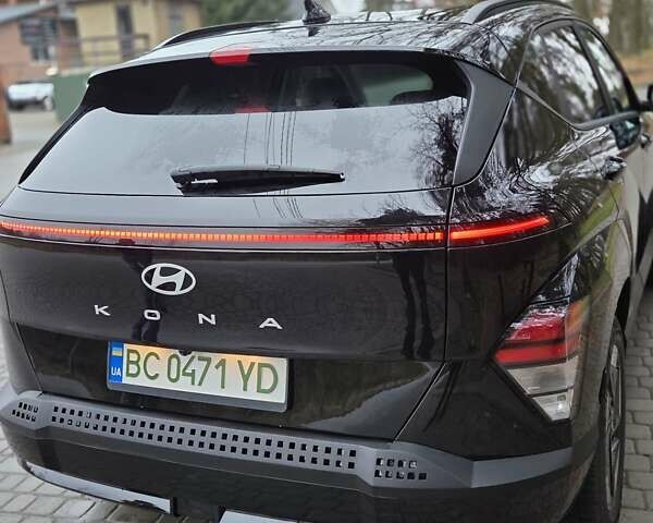 Черный Хендай Kona Electric, объемом двигателя 0 л и пробегом 8 тыс. км за 26350 $, фото 10 на Automoto.ua