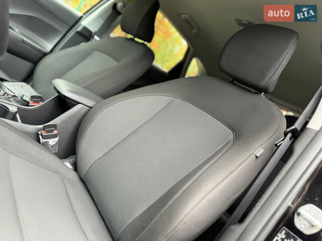 Черный Хендай Kona Electric, объемом двигателя 0 л и пробегом 10 тыс. км за 25399 $, фото 39 на Automoto.ua