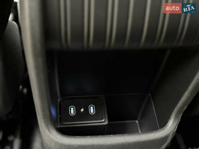 Черный Хендай Kona Electric, объемом двигателя 0 л и пробегом 10 тыс. км за 25399 $, фото 64 на Automoto.ua