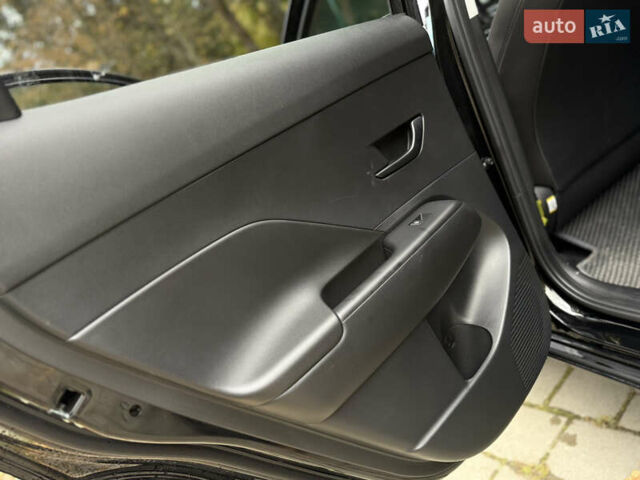 Черный Хендай Kona Electric, объемом двигателя 0 л и пробегом 10 тыс. км за 25399 $, фото 59 на Automoto.ua