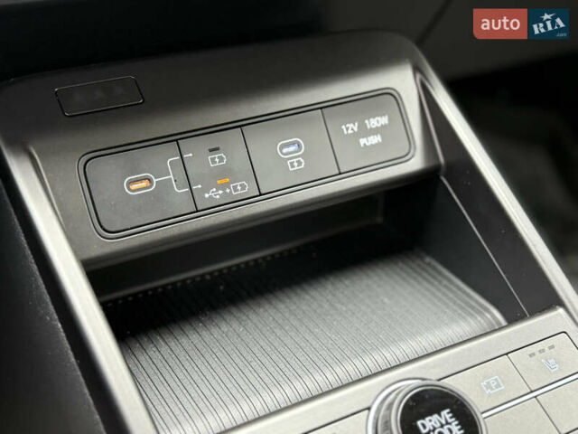 Черный Хендай Kona Electric, объемом двигателя 0 л и пробегом 10 тыс. км за 25399 $, фото 55 на Automoto.ua