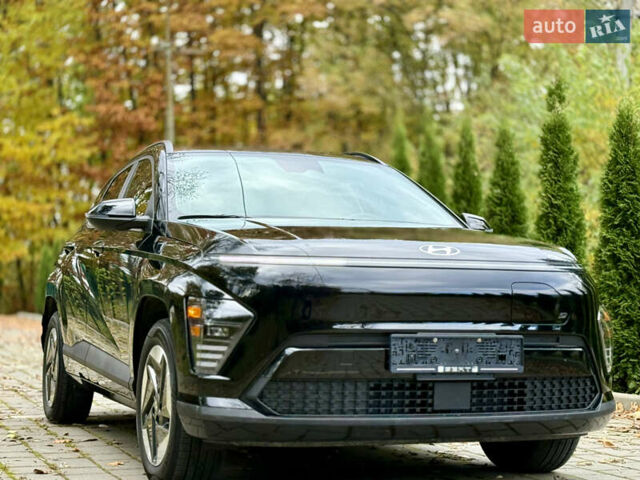 Черный Хендай Kona Electric, объемом двигателя 0 л и пробегом 10 тыс. км за 25399 $, фото 19 на Automoto.ua