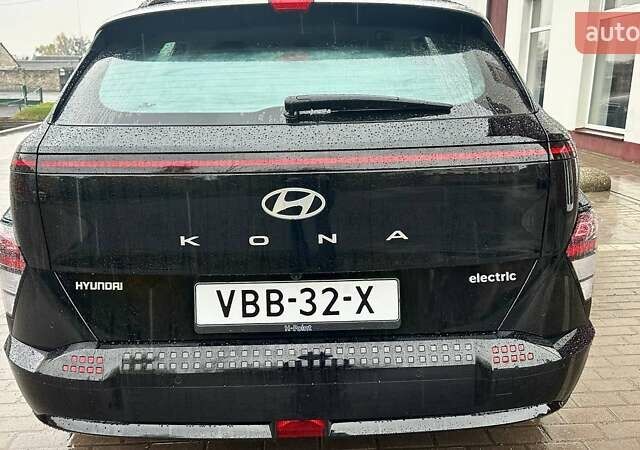 Черный Хендай Kona Electric, объемом двигателя 0 л и пробегом 46 тыс. км за 23600 $, фото 3 на Automoto.ua