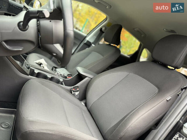 Черный Хендай Kona Electric, объемом двигателя 0 л и пробегом 10 тыс. км за 25399 $, фото 40 на Automoto.ua