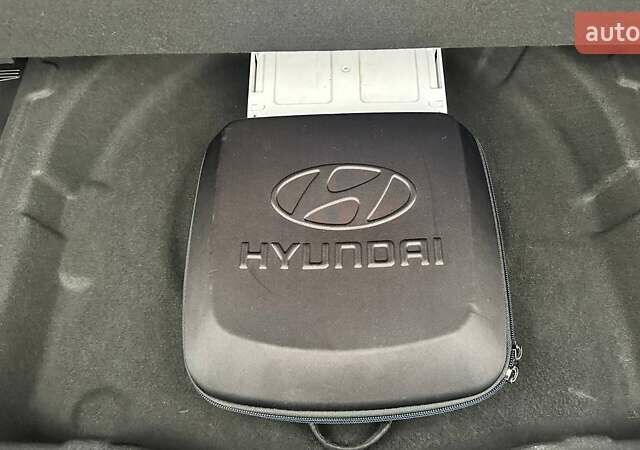 Черный Хендай Kona Electric, объемом двигателя 0 л и пробегом 46 тыс. км за 23600 $, фото 10 на Automoto.ua