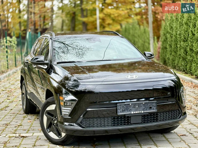 Черный Хендай Kona Electric, объемом двигателя 0 л и пробегом 10 тыс. км за 25399 $, фото 1 на Automoto.ua