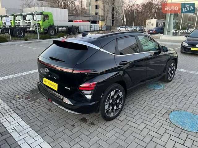 Черный Хендай Kona Electric, объемом двигателя 0 л и пробегом 28 тыс. км за 35999 $, фото 2 на Automoto.ua