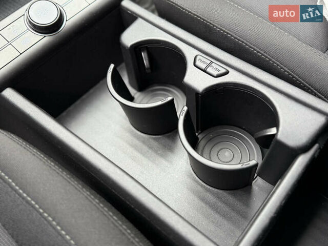 Черный Хендай Kona Electric, объемом двигателя 0 л и пробегом 10 тыс. км за 25399 $, фото 57 на Automoto.ua