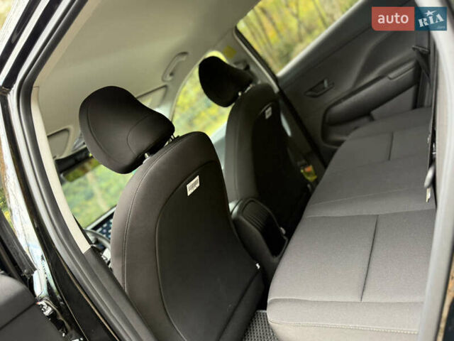 Черный Хендай Kona Electric, объемом двигателя 0 л и пробегом 10 тыс. км за 25399 $, фото 62 на Automoto.ua