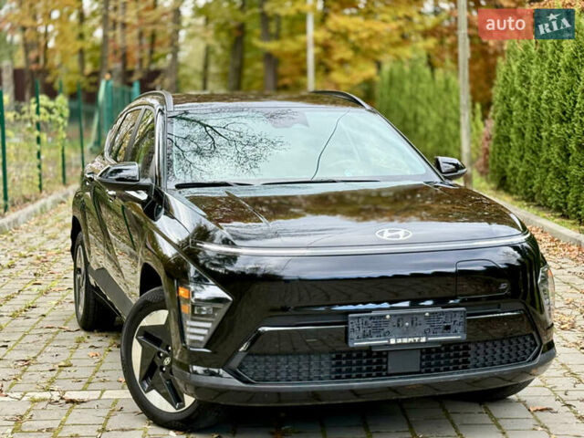 Черный Хендай Kona Electric, объемом двигателя 0 л и пробегом 10 тыс. км за 25399 $, фото 2 на Automoto.ua