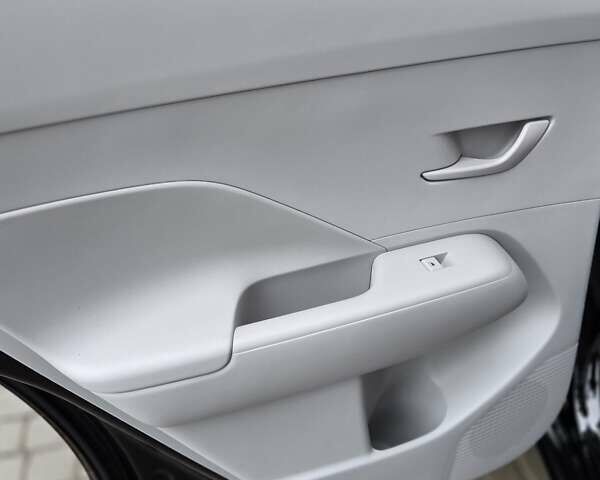 Черный Хендай Kona Electric, объемом двигателя 0 л и пробегом 8 тыс. км за 26350 $, фото 16 на Automoto.ua