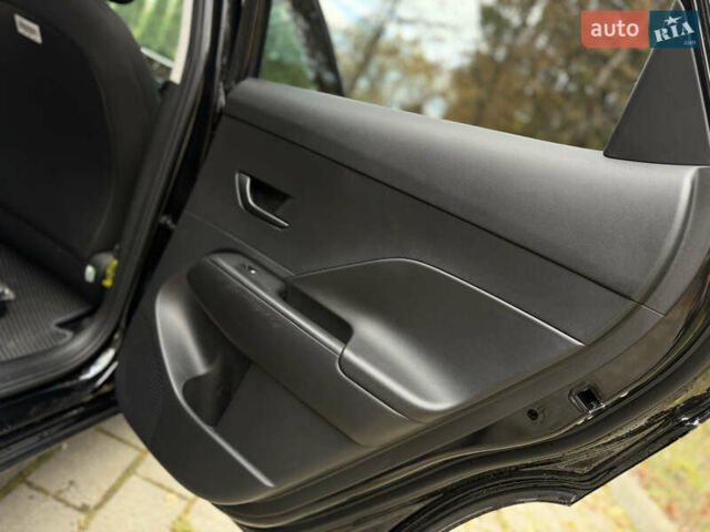 Черный Хендай Kona Electric, объемом двигателя 0 л и пробегом 10 тыс. км за 25399 $, фото 70 на Automoto.ua