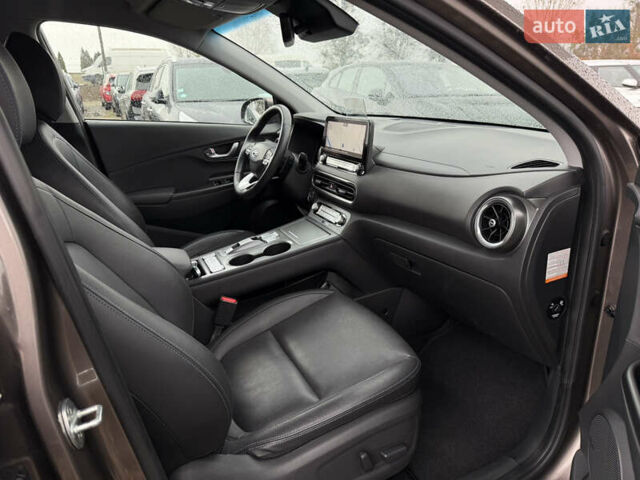 Коричневий Хендай Kona Electric, об'ємом двигуна 0 л та пробігом 59 тис. км за 23400 $, фото 92 на Automoto.ua