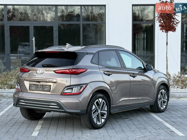 Коричневый Хендай Kona Electric, объемом двигателя 0 л и пробегом 63 тыс. км за 17300 $, фото 3 на Automoto.ua