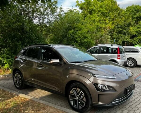 Коричневый Хендай Kona Electric, объемом двигателя 0.04 л и пробегом 1 тыс. км за 38500 $, фото 4 на Automoto.ua