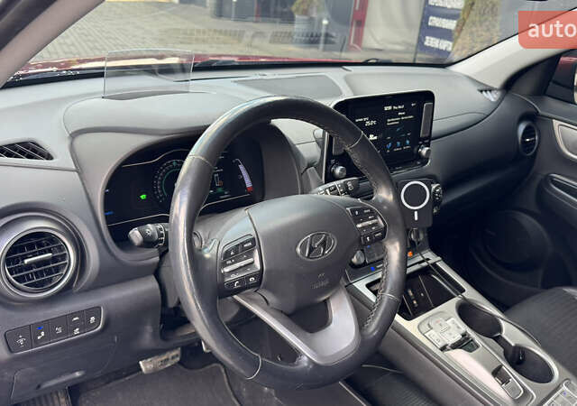 Червоний Хендай Kona Electric, об'ємом двигуна 0 л та пробігом 126 тис. км за 16950 $, фото 6 на Automoto.ua