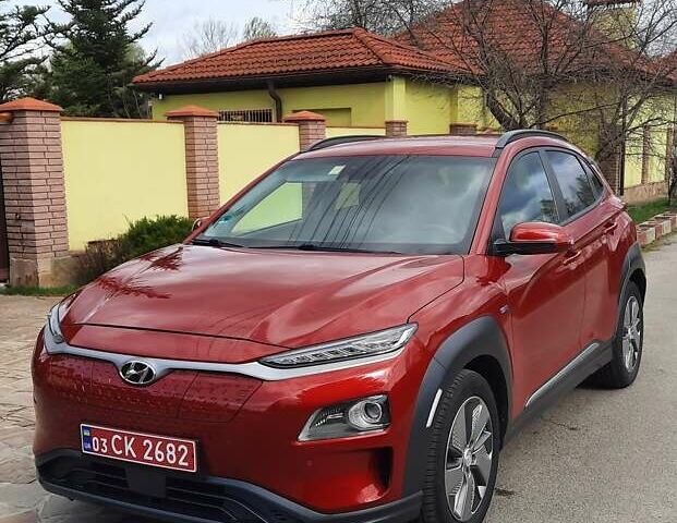 Красный Хендай Kona Electric, объемом двигателя 0 л и пробегом 67 тыс. км за 19999 $, фото 4 на Automoto.ua