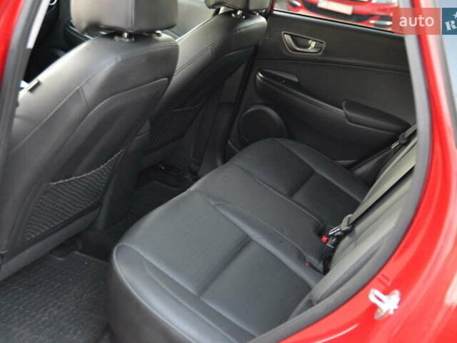 Красный Хендай Kona Electric, объемом двигателя 0 л и пробегом 125 тыс. км за 17500 $, фото 15 на Automoto.ua