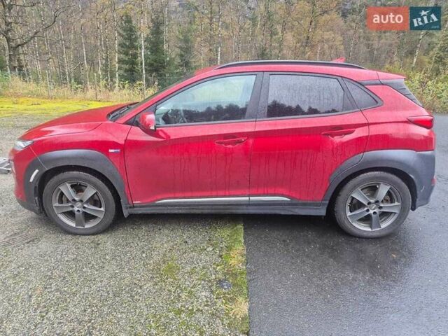 Красный Хендай Kona Electric, объемом двигателя 0 л и пробегом 125 тыс. км за 17500 $, фото 52 на Automoto.ua
