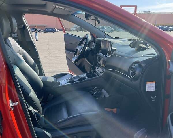 Червоний Хендай Kona Electric, об'ємом двигуна 0 л та пробігом 54 тис. км за 21000 $, фото 8 на Automoto.ua