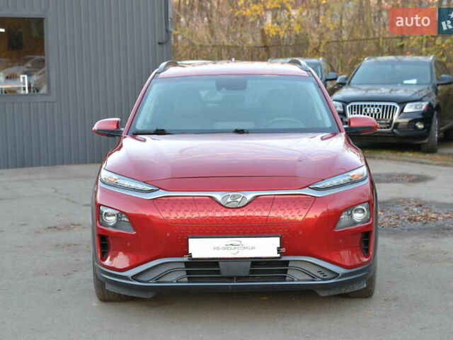 Красный Хендай Kona Electric, объемом двигателя 0 л и пробегом 125 тыс. км за 17500 $, фото 2 на Automoto.ua